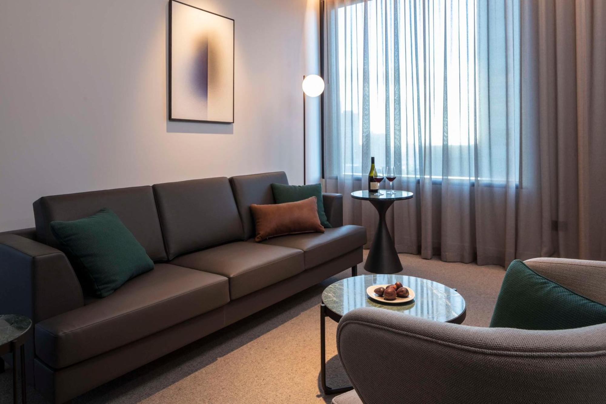 Next Hotel Melbourne, Curio Collection By Hilton Экстерьер фото